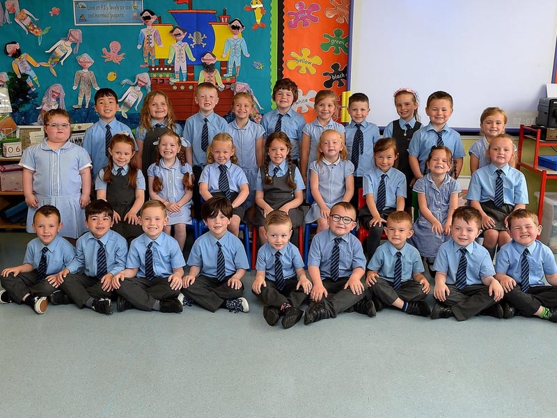 Mrs Organ’s P1 class at St Anne’s Primary School, Derry.  DER2123GS – 039