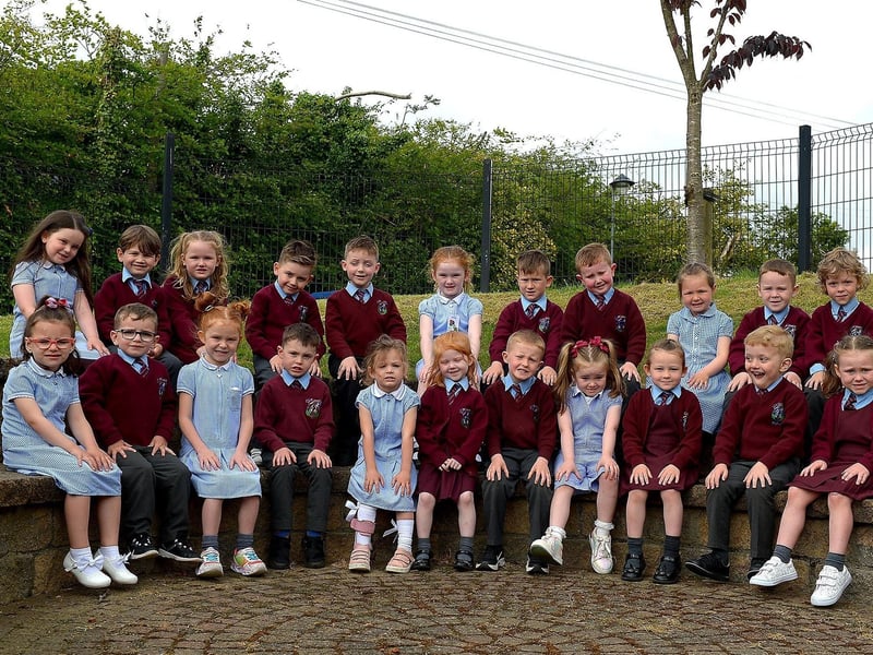 Mrs J. Boyle’s P1 class at St John’s Primary School, Derry.  DER2122GS – 061