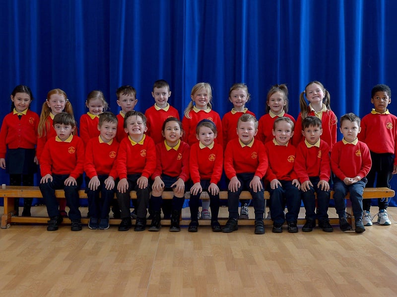 Mrs Cranpsey’s P1 class, Steelstown Primary School, Derry. DER2121GS – 045