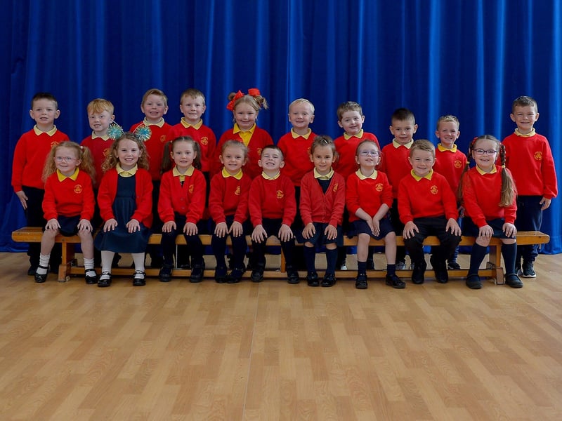 Miss McIntyre’s P1 class, Steelstown Primary School, Derry. DER2121GS – 046