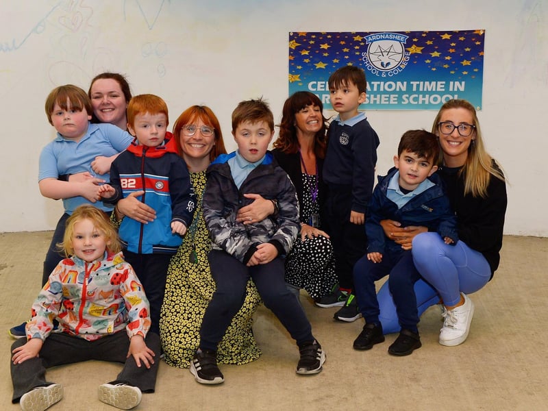 Miss B. Collins P1 class at Ardnashee Primary School, Derry. DER2124GS – 005
