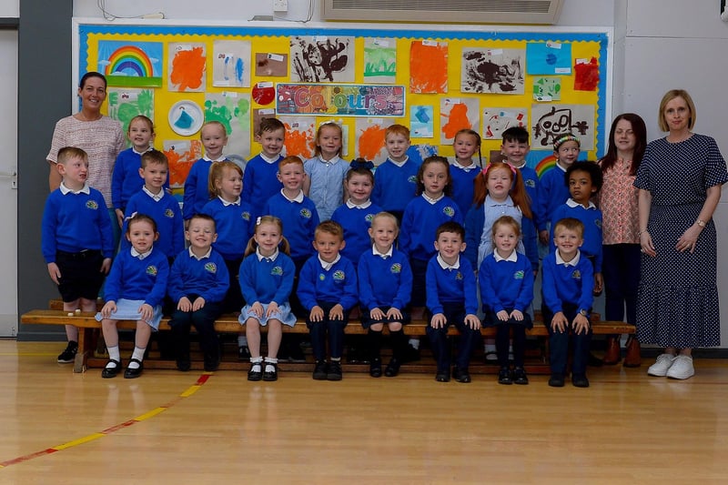 Mrs P. Loughran (on the right) pictured with her P1 class, St Paul’s Primary School, Derry. Included in the photo are classroom assistants Mrs M. Carlin and Miss C. Doran. DER2122GS –  021