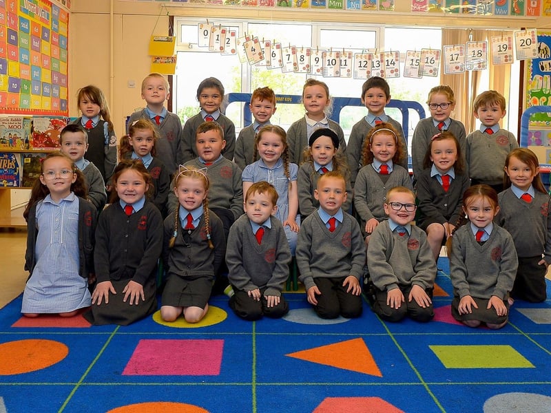 Mrs A. Mulhern’s  P1 class, St Brigid’s Primary School, Derry. DER2122GS – 026