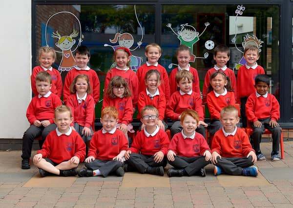 Mrs K. McGahon’s P1 class at Lisnagelvin Primary School, Derry. DER2123GS – 016