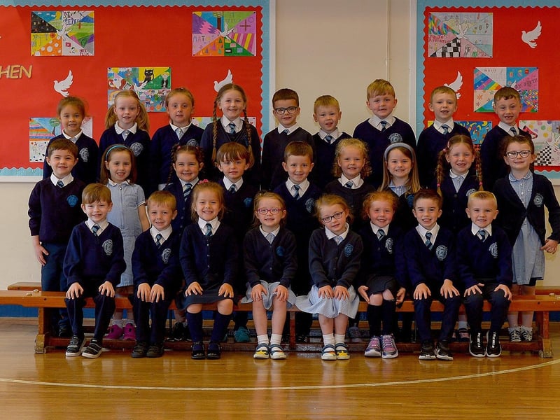 Mrs Burton’s P1 class at Rosemount Primary School, Derry. DER2123GS – 055