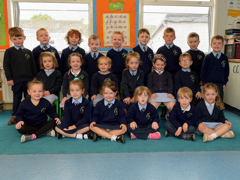 Ms Roma Mhic Cionnaiths P1 class at Gaelscoil Na Daróige, Derry. DER2124GS  001