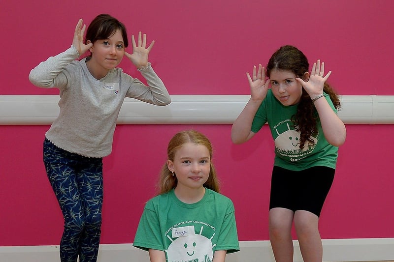 Robyn, Hannah and Faye pictured during rehearsals at the Studio 2 Annie themed Summer Scheme pictured earlier this week. DER2127GS - 015