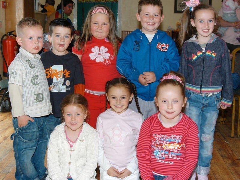 Seanin Coyle with friends at her 6th birthday party.