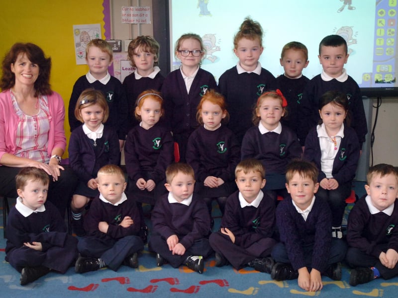 Rang 1 pupils from Bunscoil Cholmcille, Steelstown, with class teacher Caroline Mhic Colla. (DER3813PG033)