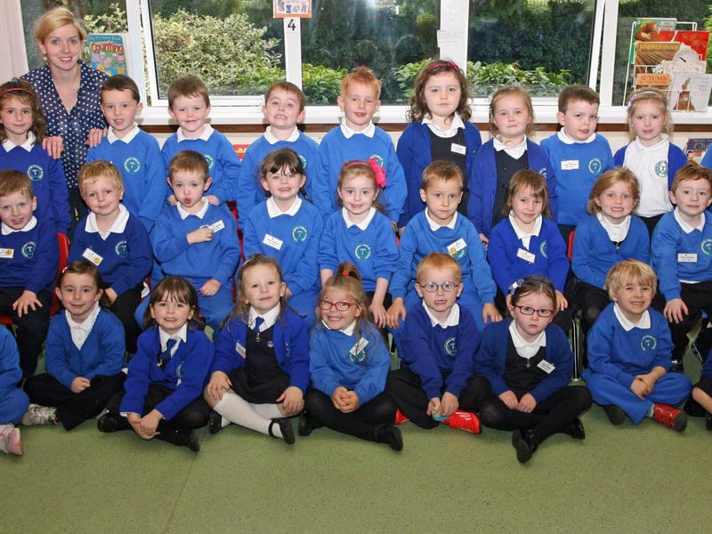 Mrs. O'Connor's P1 class at Termoncanice PS, Limavady. At back on left is Miss Hartin, Classroom Assistant. DER3813JM044