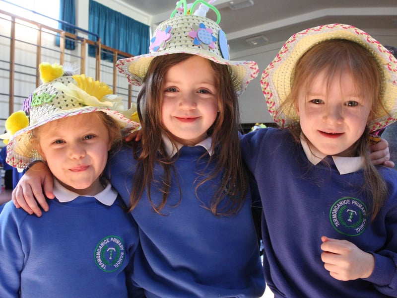 Bonnet girls Erin Callaghan, Mia Teresa Cannon and Aimee Cutmore pose for a photo during Easter celebrations at Termoncanice PS on Wednesday afternoon. 2803JM92