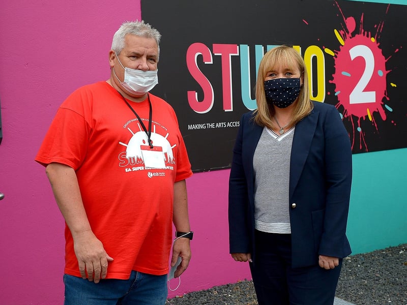 Ollie Green, Artistic Director GSCA, greets Education Minister Michelle McIlveen MLA on her arrival at Studio 2, Skeoge Industrial Estate on Wednesday afternoon. DER2130GS - 015