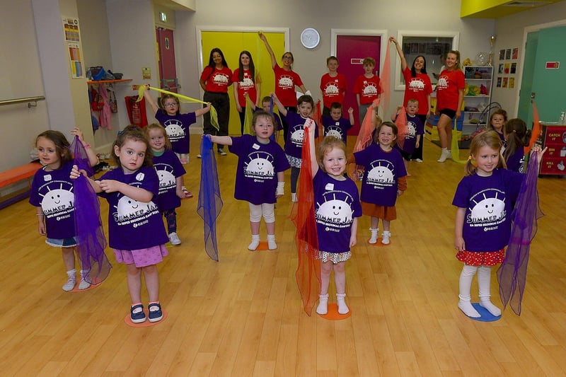 Children and volunteers from Red Group at dance rehearsals during the Greater Shantallow Arts ‘Trolls’ themed Summer Scheme at Studio 2 recently. DER2128GS - 025