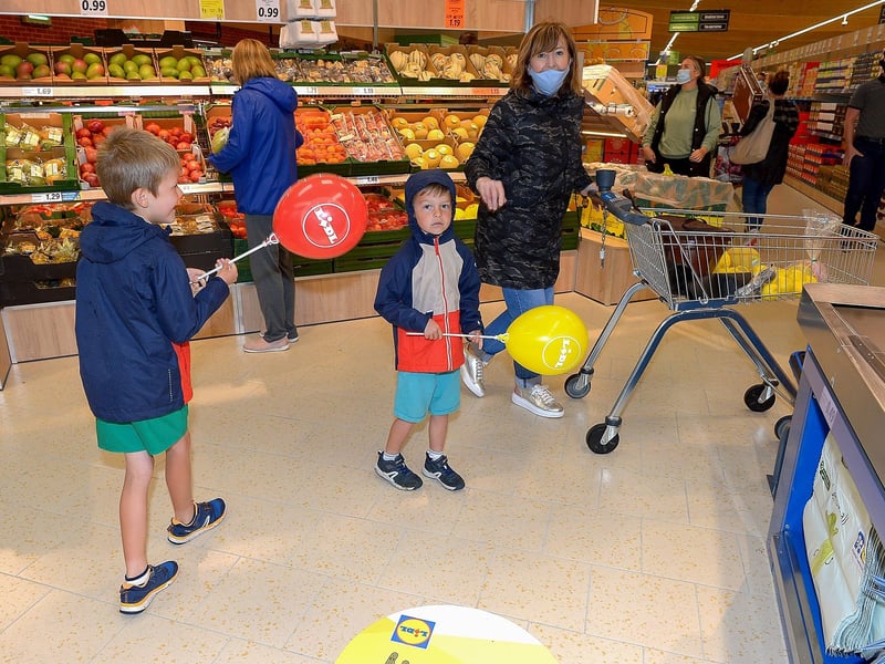 Customers shop at the new£8m Lidl superstore in Springtown on Thursday morning. DER2130GS - 031