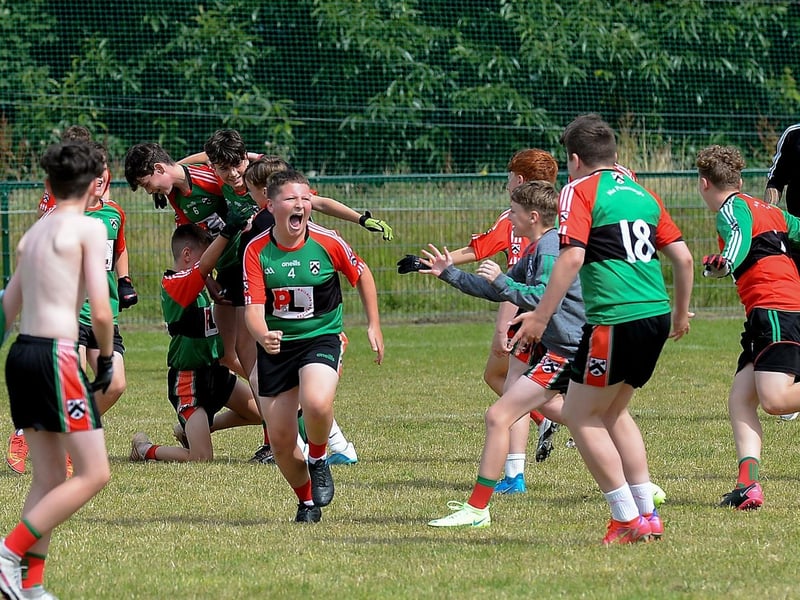 Doire Trasna celebrate defeating Buncrana in the John McChrystal Cup Final on Saturday last. Photo: George Sweeney. DER2121GS – 118