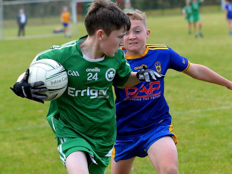 Naomh Padraig and Steelstown players battle for possession during the Na Piarsaigh Shield Final. Photo: George Sweeney. DER2121GS – 116