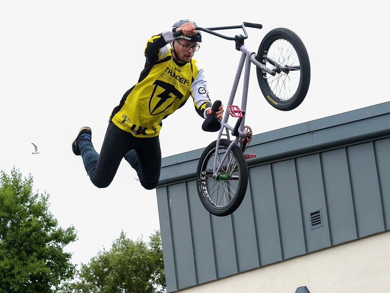 BMX freestyle extravaganza from Karl McKee at the Thunder Action Sports event held at St Mary’s Youth Club on Sunday afternoon last. DER2133GS – 002