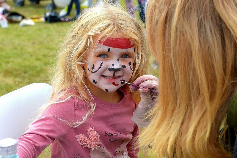 Harper Mahon, aged 4, had her face painted at the recent Galliagh Community Fun weekend. Photo: George Sweeney. DER2121GS – 096