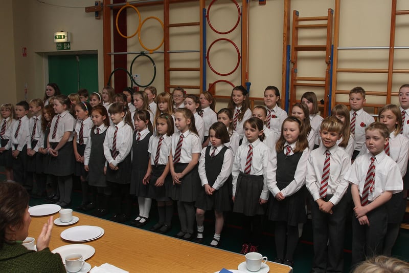 Drumahoe PS choir, entertain guests at the school’s coffee morning, organised to raise funds for the Northern Ireland Childrens Hospice. INLS 4610-522MT.