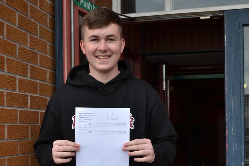Head Boy, Bobby Seawright, celebrated his A-Level success. Bobby leaves Laurelhill with an A in Health and Social Care, a B in IT and a Distintion star in Performing Arts