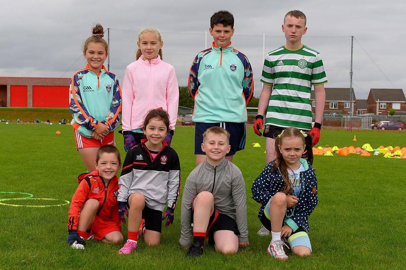 Boys and girls who attended the recent Cúl Camp at Sean Dolans GAC.  DER2121GS – 066