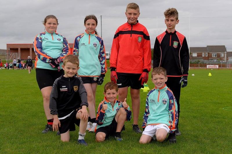 Boys and girls who attended the recent Cúl Camp at Sean Dolans GAC.  DER2121GS – 064