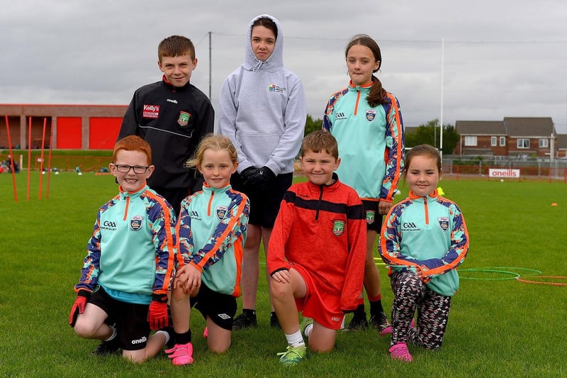 Young players who took part in the recent Cúl Camp at Sean Dolans GAC.  DER2121GS – 065