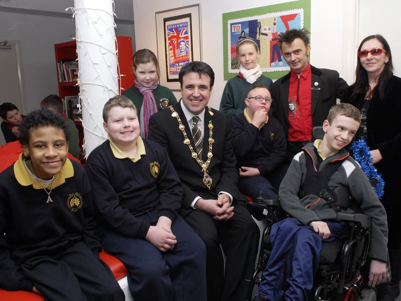 The Mayor, Councillor Gerard Diver pictured with children from Foyleview School and Greenhaw Primary School, from left, Adam, Jason, Hannah, Jamie, Ryan and Jake at the opening of an exhibtion in Void Gallery of work which they produced during the Cresco Trust's 'Stravaganza Project' workshop with international artist Brian Jones, second from right. Included is Jaci Wilde, right, of the Cresco Trust. LS51-185KM