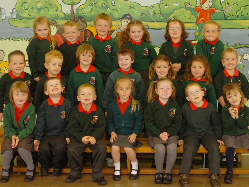 P1 pupils from Greenhaw Primary School. (2109PG24)