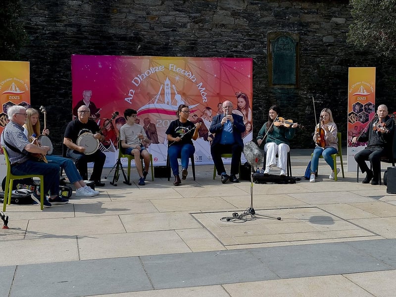 Passers-by were treated to a taster of the Fleadh Mhór Dhoíre, by traditional musicians, in Guildhall Square yesterday afternoon. Photo: George Sweeney. DER2134GS 019