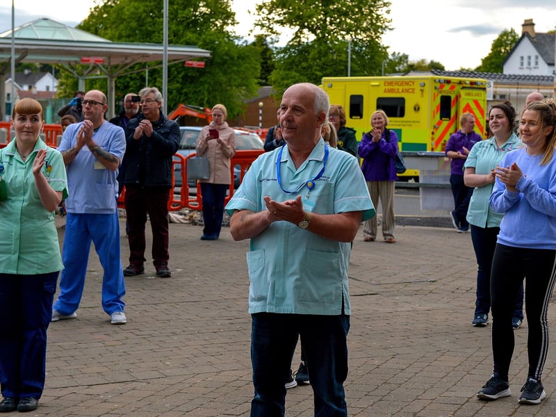 Altnagelvin hospital care staff show their appreciation for and clap for the support given to NHS frontline staff by the public, on Thursday evening last. DER2020GS – 039