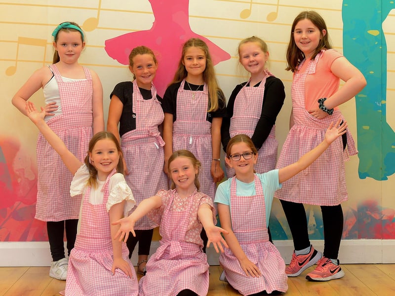 Local children who performed in the Centre Stage Musical Theatre School’s musical extravaganza staged recently at Studio 2 Youth & Community Arts Centre in Skeoge.  The musical was choreographed and directed by Irish classical soprano Margaret Keys.  Photo: George Sweeney. DER2131GS – 055