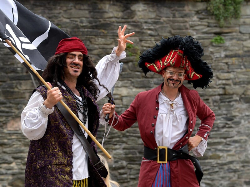 In Your Space Circus walkabout Pirates pictured during the Carnival of Colours festival last weekend. Photo: George Sweeney / Derry Journal. DER2136GS – 034