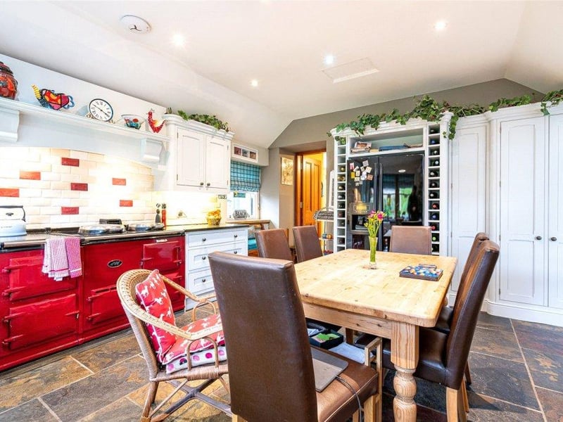 Dining kitchen.