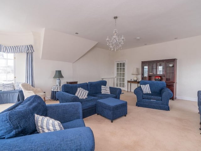 Sitting room.