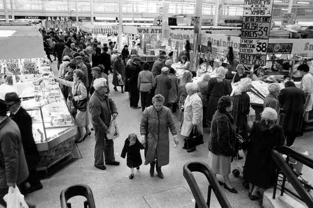 Christmas shoppers in Castle Fish Market on November 28, 1986