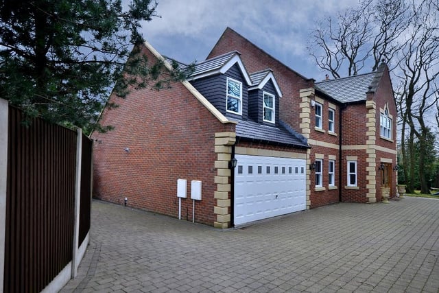 This five-bedroom detached property has an asking price of £675,000. The sale is being handled by Need2View Mansfield. (https://www.zoopla.co.uk/for-sale/details/54588544)