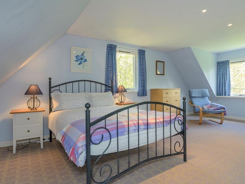 Laundry Cottage - bedroom.