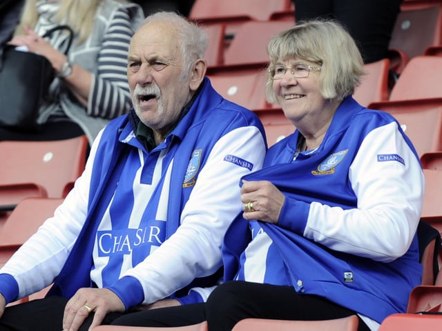 Two Sheffield Wednesday fans matching up for their trip to Oakwell in 2017