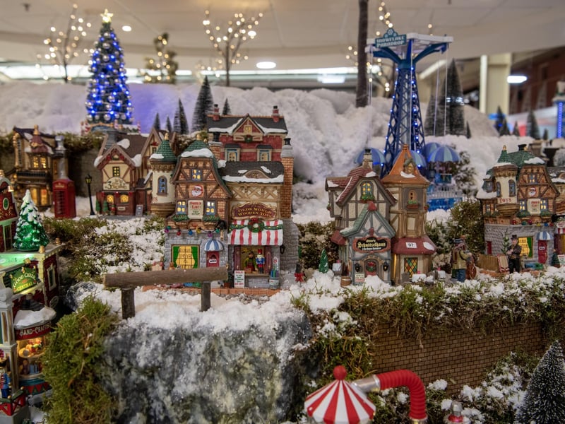 It’s Christmas Time at Tong Garden Centre, where you can find inspiring displays and beautiful festive ranges, from romantic blush tones to classic woodland greens! It’s the perfect place to shop and save time together, thanks to unforgettable, magical Santa experiences and indulging in festive menus, afternoon teas, and irresistible treats. 📍 Tong Lane, Bradford BD4 0RY