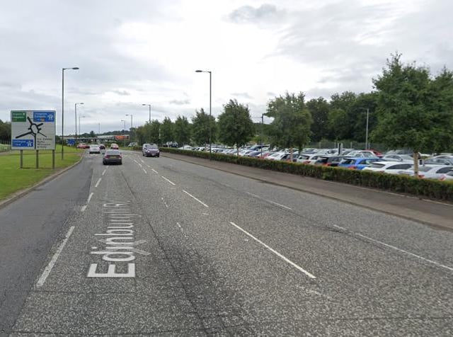 Temporary bus lane on A89 eastbound approach to Newbridge