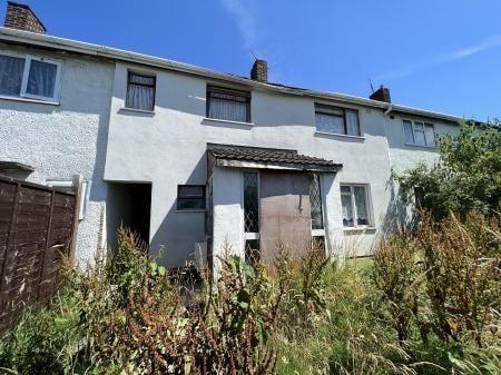This home sold for £78,000, which is £28,000 more than it's guide price. It is another project property needing a makeover.