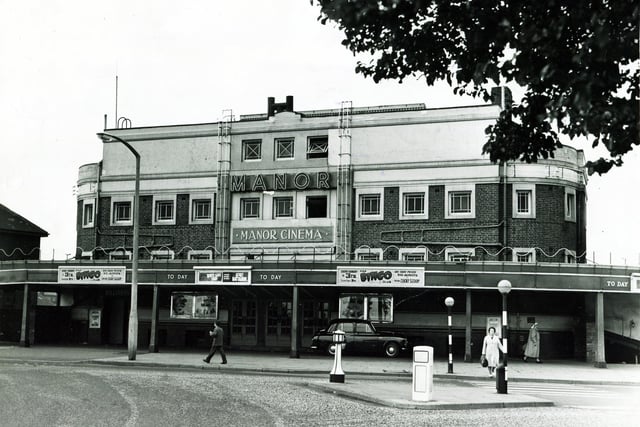 The Manor Cinema at Manor Top, Sheffield, in 1976