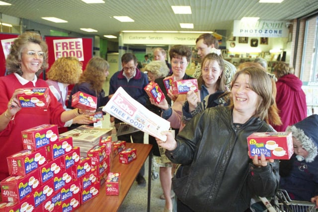 Liz Wilkinson of Grangetown snaps up her Echo and free tea bags at Asda in April 1995. Remember this?