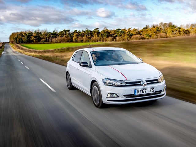 Average cost of a fully comprehensive policy for a driver aged 17-19: 909 GBP