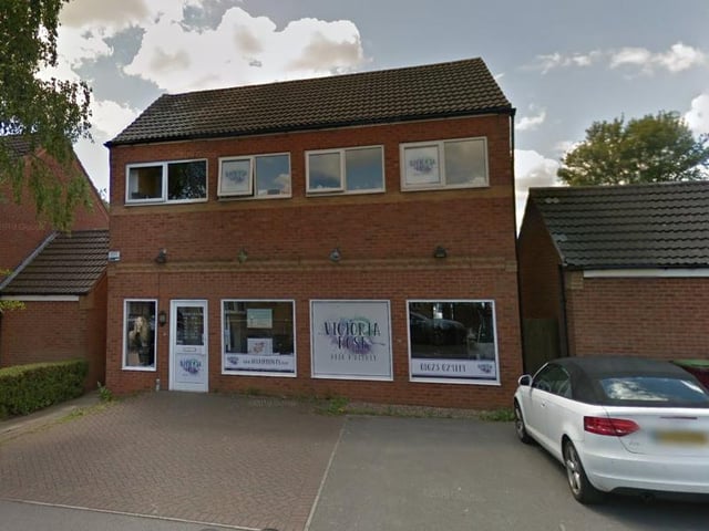 Given 4.9 stars by 31 reviews. One review said: "Amazing salon, with really friendly girls, I now wouldn't go anywhere else, very good prices compared to were I use to go."