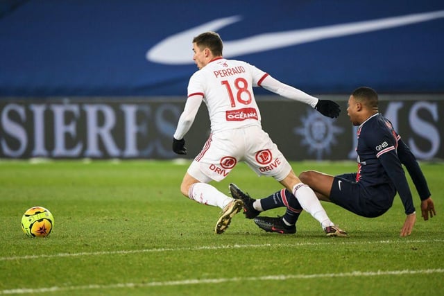 Leeds are interested in signing Brest left-back Romain Perraud in the summer transfer window. (Le10Sport) 


(Photo by ALAIN JOCARD/AFP via Getty Images)