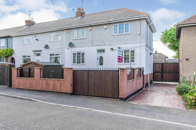 This 3 bed end terrace house on Tudor Road, Woodlands, Doncaster is for sale with a guide price of £140,000. https://www.zoopla.co.uk/for-sale/details/59168244/