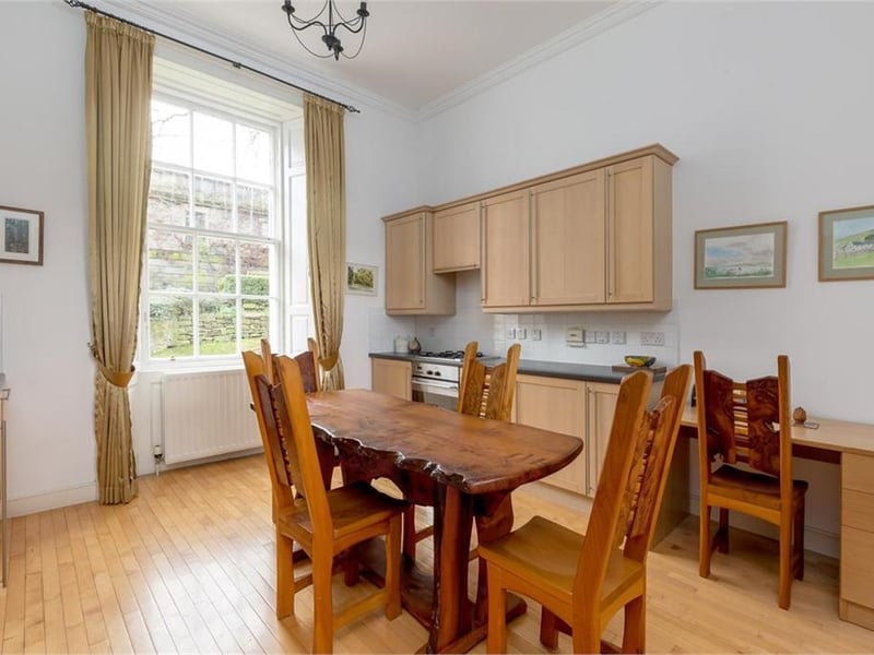 Kitchen / Dining room.