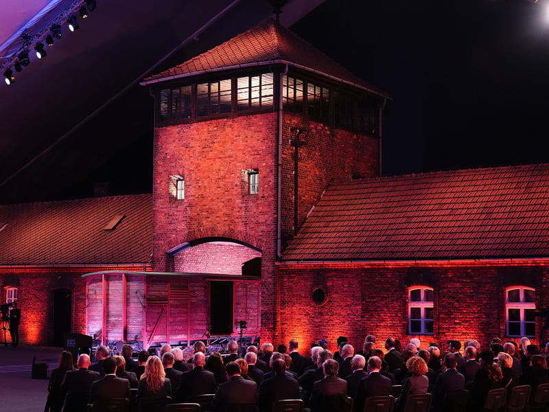 A major civic remembrance event that focuses on the stories of survivors who settled in West Yorkshire. It is a key moment in the city's annual commemorative calendar, featuring a keynote speech from Holocaust Centre North and a multi-sensory performance retracing the survival journey of Iby Knill. 📍 Leeds City Varieties